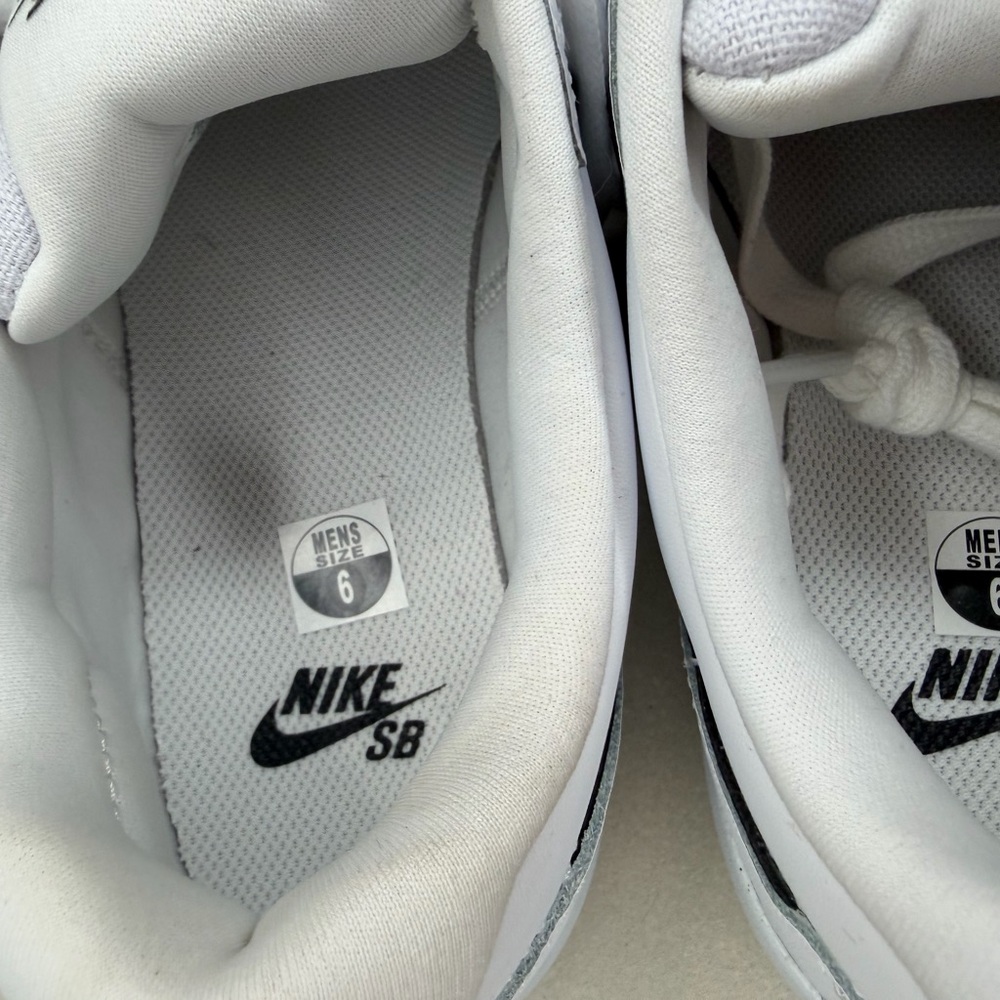 Nike SB Men’s Force 58 White Sneakers with Black Swoosh New Never Worn - Picture 4 of 5